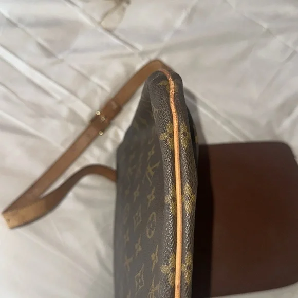Louis Vuitton Brown Monogram Shoulder Bag - Picture 7 of 12